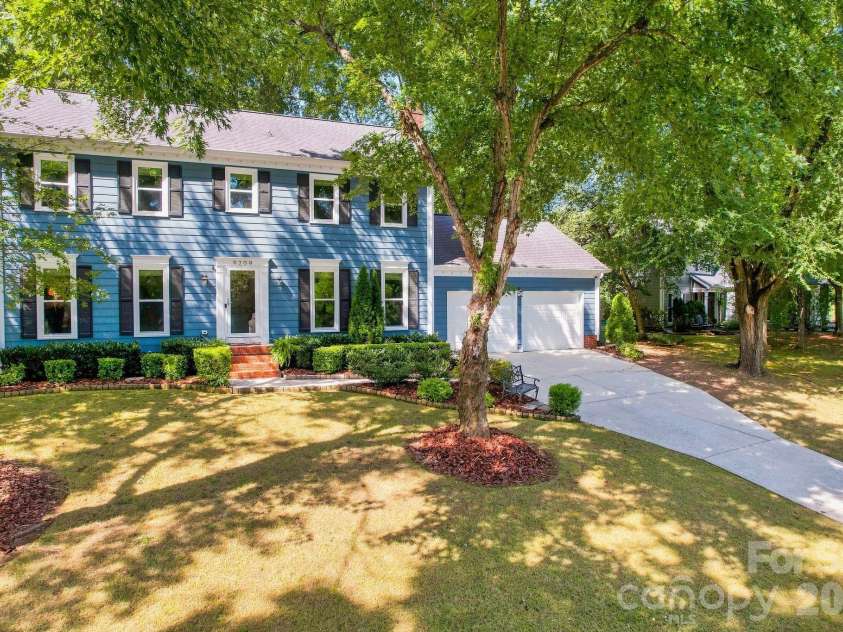 9209 Deer Spring Lane, Charlotte, NC 28210.  MLS# CAR4414552, YatesRealty ID 45871. 