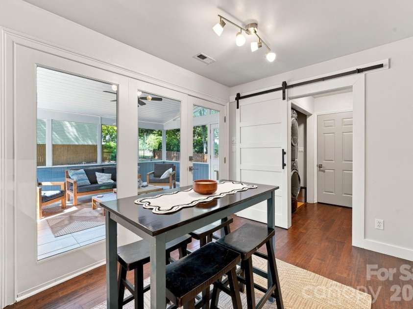9209 Deer Spring Lane, Charlotte, NC 28210.  MLS# CAR4414552, YatesRealty ID 45871. 