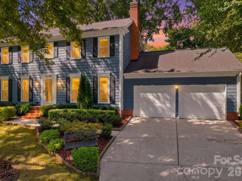 9209 Deer Spring Lane, Charlotte, NC 28210.  MLS# CAR4414552, YatesRealty ID 45871. 