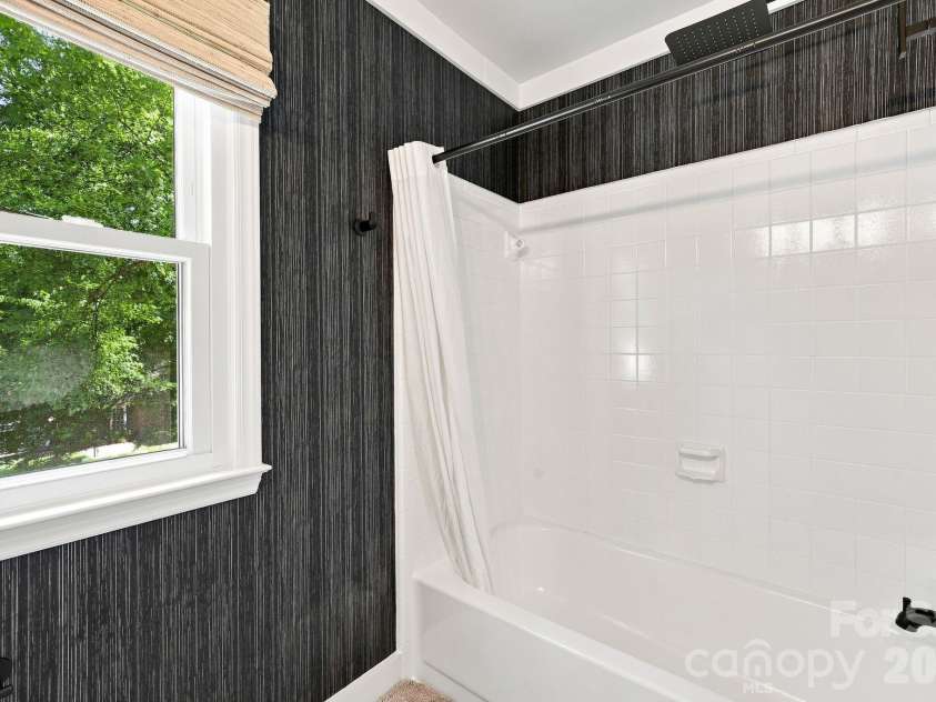 9209 Deer Spring Lane, Charlotte, NC 28210.  MLS# CAR4414552, YatesRealty ID 45871. Full Bath 2