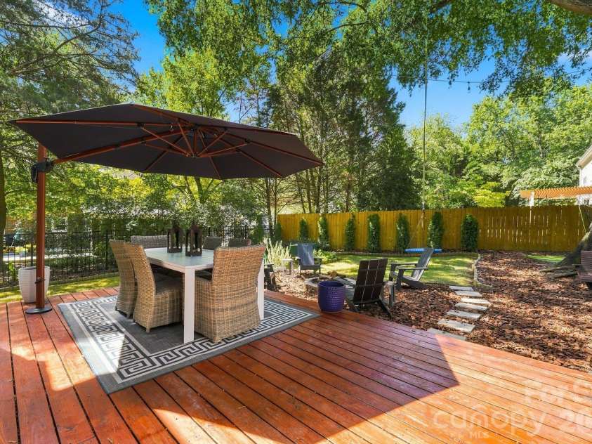 9209 Deer Spring Lane, Charlotte, NC 28210.  MLS# CAR4414552, YatesRealty ID 45871. Outdoor living