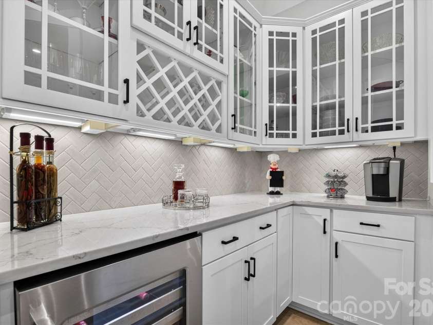 8624 Balcony Bridge Road, Huntersville, NC 28078.  MLS# CAR4414442, YatesRealty ID 45872. 