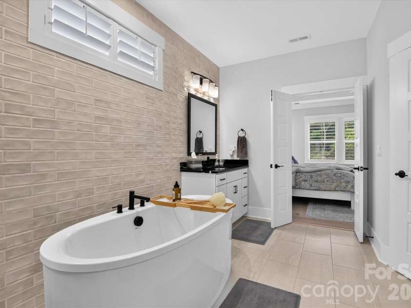 8624 Balcony Bridge Road, Huntersville, NC 28078.  MLS# CAR4414442, YatesRealty ID 45872. 