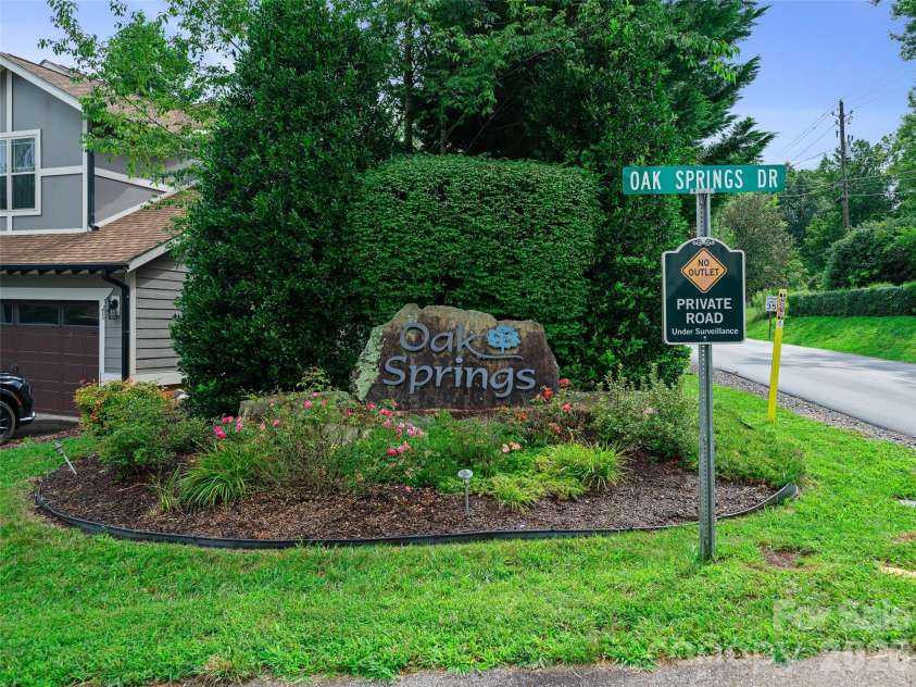 6 Oak Springs Drive, Arden, NC 28704.  MLS# CAR4414524, YatesRealty ID 45873. 
