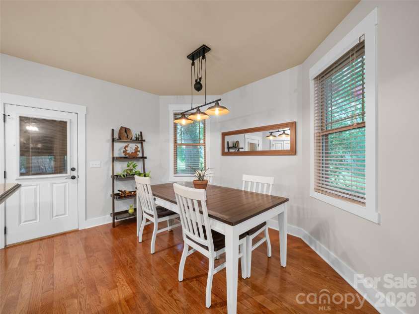 6 Oak Springs Drive, Arden, NC 28704.  MLS# CAR4414524, YatesRealty ID 45873. Dining area