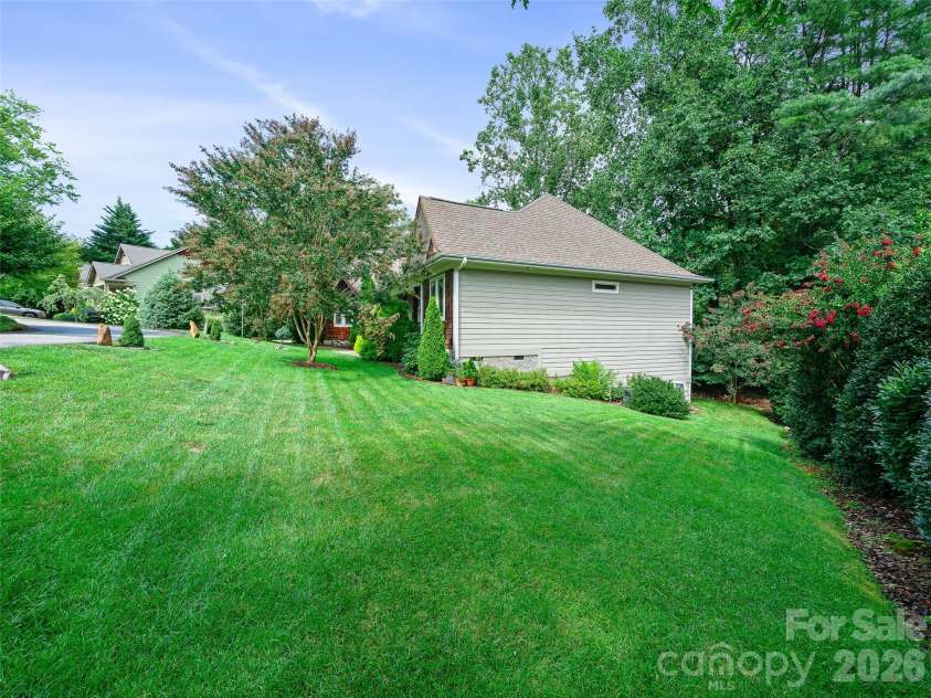 6 Oak Springs Drive, Arden, NC 28704.  MLS# CAR4414524, YatesRealty ID 45873. Low maintenance yard