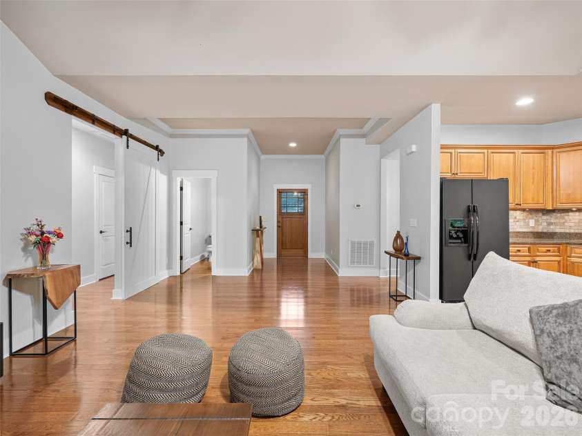 6 Oak Springs Drive, Arden, NC 28704.  MLS# CAR4414524, YatesRealty ID 45873. Split bedroom plan