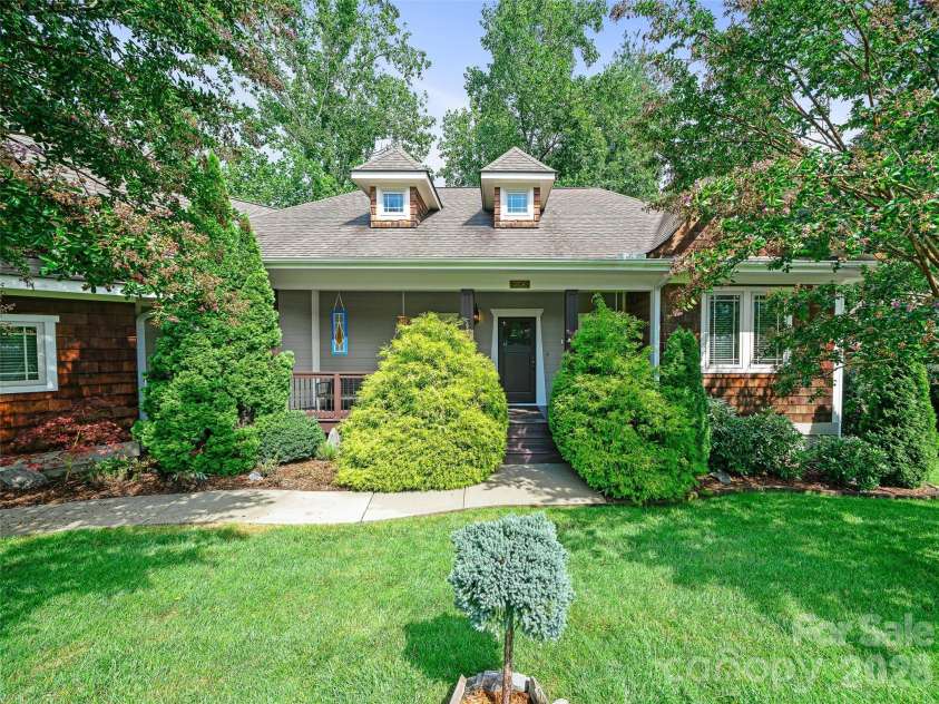 6 Oak Springs Drive, Arden, NC 28704.  MLS# CAR4414524, YatesRealty ID 45873. Welcome home