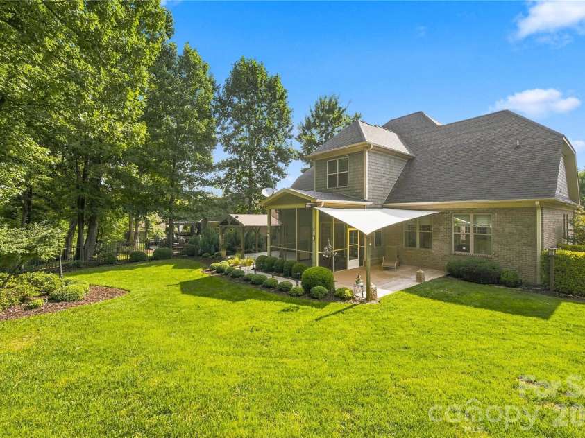 2455 Shiny Leaf Drive, Denver, NC 28037.  MLS# CAR4414414, YatesRealty ID 45874. 