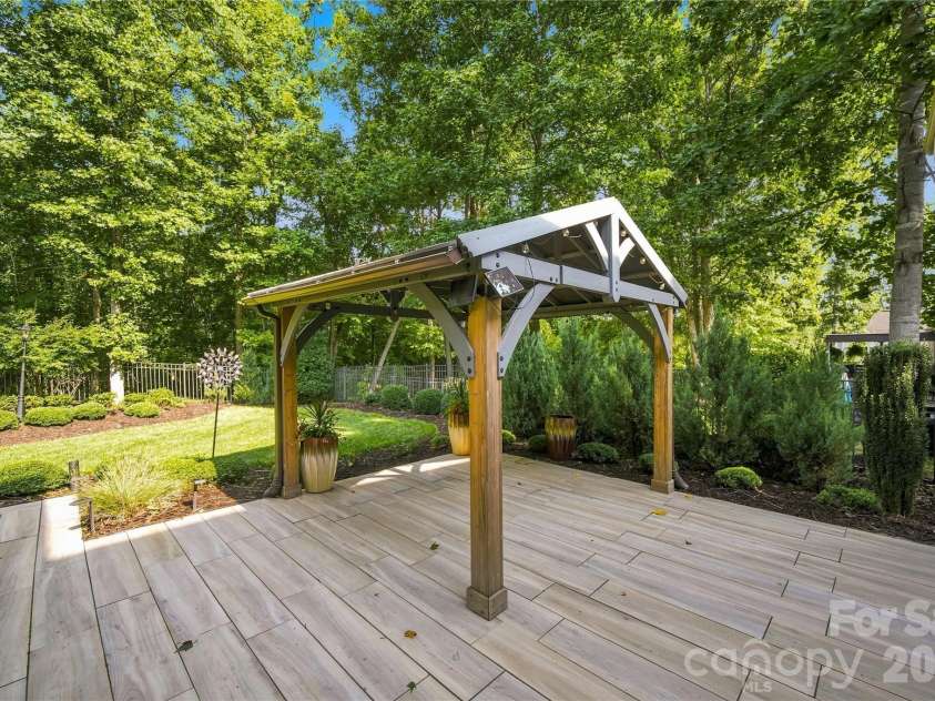 2455 Shiny Leaf Drive, Denver, NC 28037.  MLS# CAR4414414, YatesRealty ID 45874. 