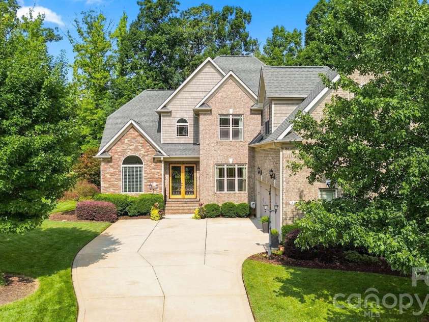 2455 Shiny Leaf Drive, Denver, NC 28037.  MLS# CAR4414414, YatesRealty ID 45874. 