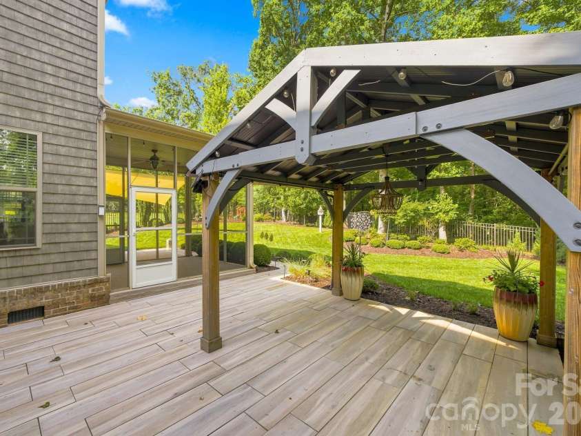 2455 Shiny Leaf Drive, Denver, NC 28037.  MLS# CAR4414414, YatesRealty ID 45874. 