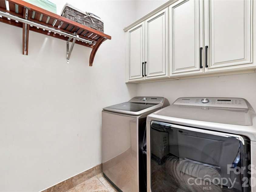 2455 Shiny Leaf Drive, Denver, NC 28037.  MLS# CAR4414414, YatesRealty ID 45874. 