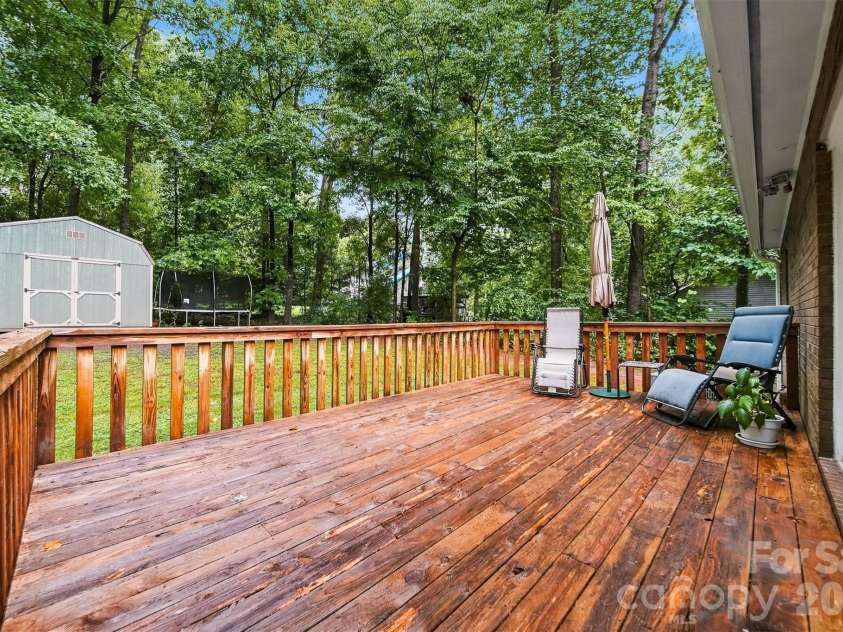 3933 MATTINGLY Drive, Hickory, NC 28602.  MLS# CAR4414536, YatesRealty ID 45875. BACK DECK QUIET AND PRIVATE