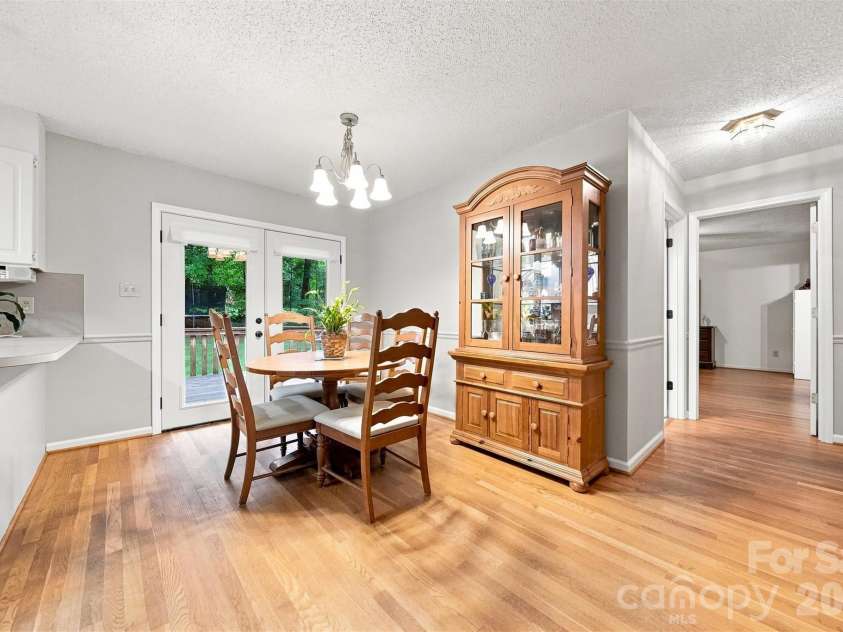 3933 MATTINGLY Drive, Hickory, NC 28602.  MLS# CAR4414536, YatesRealty ID 45875. DINING LOOKING INTO HALL.FRESHLY PAINTED