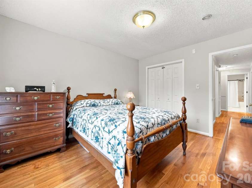 3933 MATTINGLY Drive, Hickory, NC 28602.  MLS# CAR4414536, YatesRealty ID 45875. GUEST BEDROOM