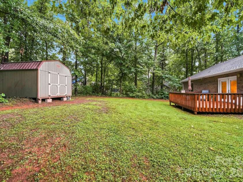 3933 MATTINGLY Drive, Hickory, NC 28602.  MLS# CAR4414536, YatesRealty ID 45875. LARGE SHED STAYS.