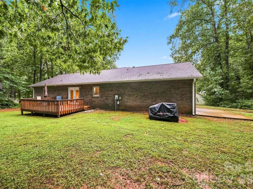 3933 MATTINGLY Drive, Hickory, NC 28602.  MLS# CAR4414536, YatesRealty ID 45875. SPACIOUS BACK YARD AND DECK
