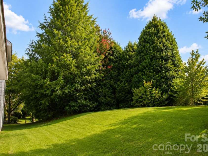 11307 Deer Ridge Lane, Charlotte, NC 28277.  MLS# CAR4414303, YatesRealty ID 45876. 