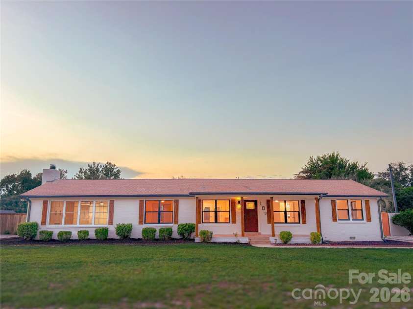 109 Wessinger Drive, Lexington, SC 29072.  MLS# CAR4414383, YatesRealty ID 45877. 