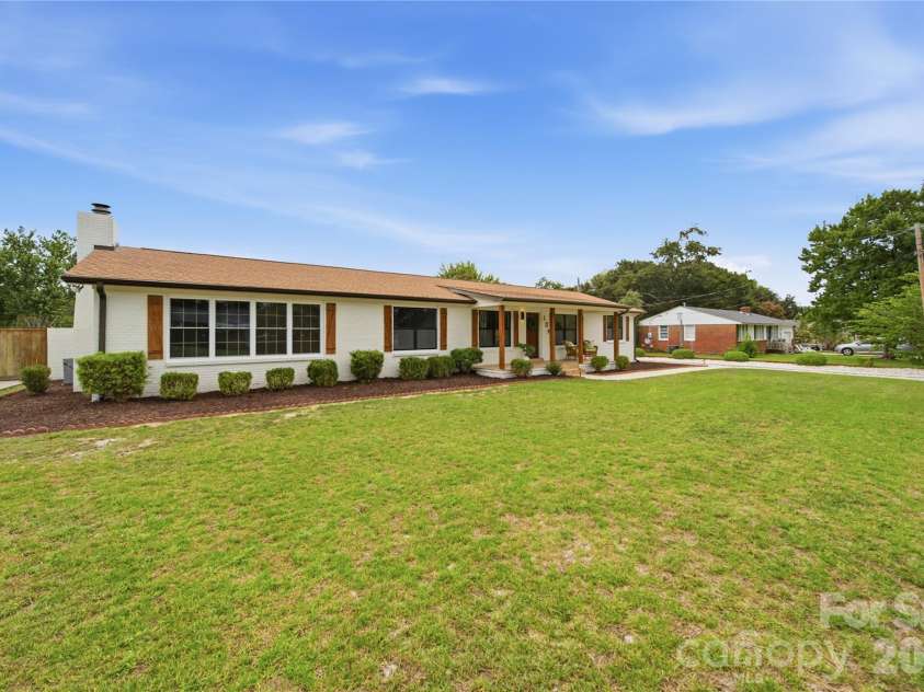 109 Wessinger Drive, Lexington, SC 29072.  MLS# CAR4414383, YatesRealty ID 45877. 