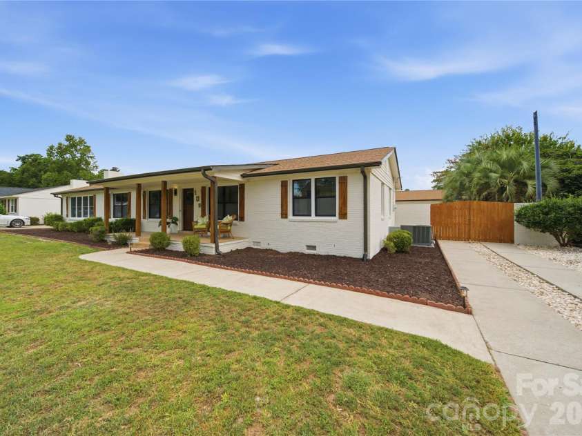 109 Wessinger Drive, Lexington, SC 29072.  MLS# CAR4414383, YatesRealty ID 45877. 