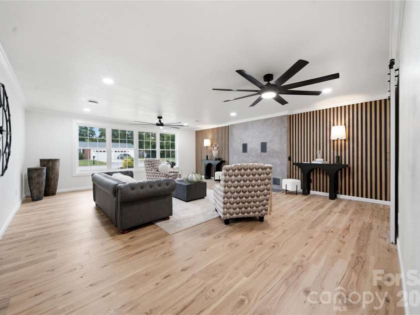 109 Wessinger Drive, Lexington, SC 29072.  MLS# CAR4414383, YatesRealty ID 45877. 