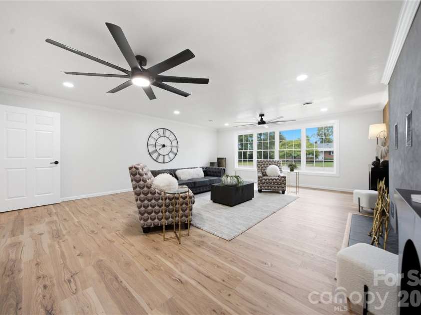109 Wessinger Drive, Lexington, SC 29072.  MLS# CAR4414383, YatesRealty ID 45877. 