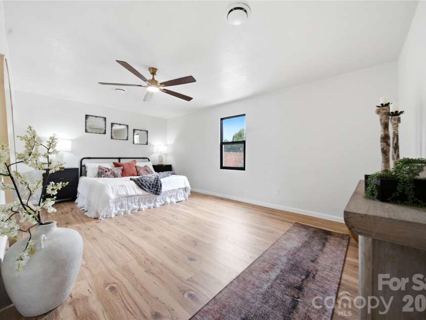 109 Wessinger Drive, Lexington, SC 29072.  MLS# CAR4414383, YatesRealty ID 45877. 