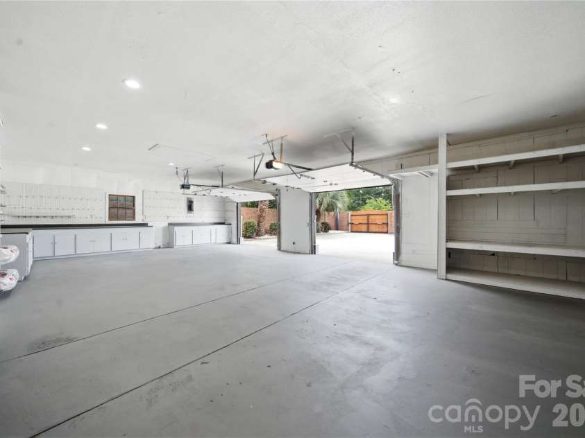 109 Wessinger Drive, Lexington, SC 29072.  MLS# CAR4414383, YatesRealty ID 45877. 