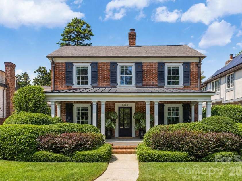 1620 Biltmore Drive, Charlotte, NC 28207.  MLS# CAR4414269, YatesRealty ID 45879. 1620 Biltmore Drive