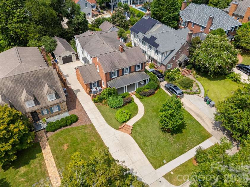 1620 Biltmore Drive, Charlotte, NC 28207.  MLS# CAR4414269, YatesRealty ID 45879. 1620 Biltmore Drive