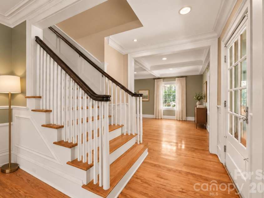 1620 Biltmore Drive, Charlotte, NC 28207.  MLS# CAR4414269, YatesRealty ID 45879. 