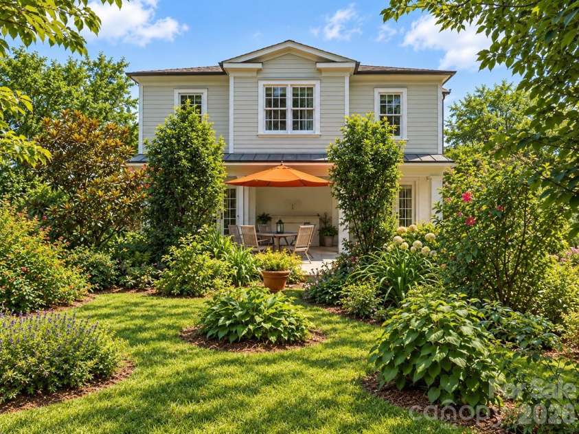 1620 Biltmore Drive, Charlotte, NC 28207.  MLS# CAR4414269, YatesRealty ID 45879. Back Yard - 1620 Biltmore Drive