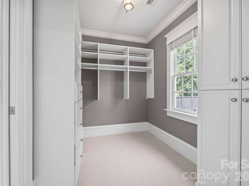 1620 Biltmore Drive, Charlotte, NC 28207.  MLS# CAR4414269, YatesRealty ID 45879. Primary Closet - 1620 Biltmore Drive