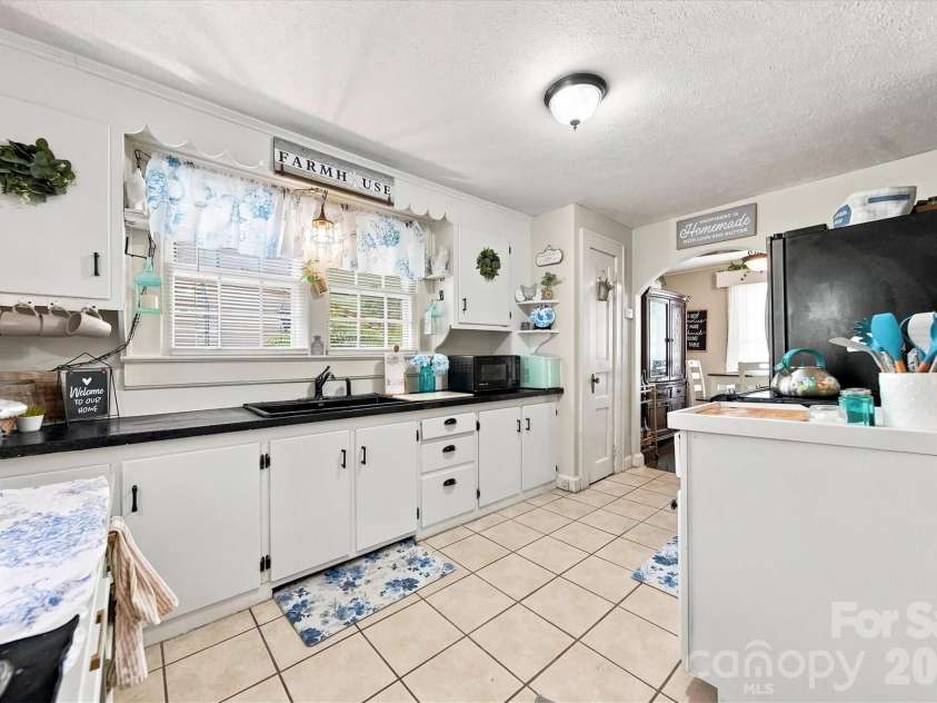 239 Anderson Street, Morganton, NC 28655.  MLS# CAR4414255, YatesRealty ID 45880. 