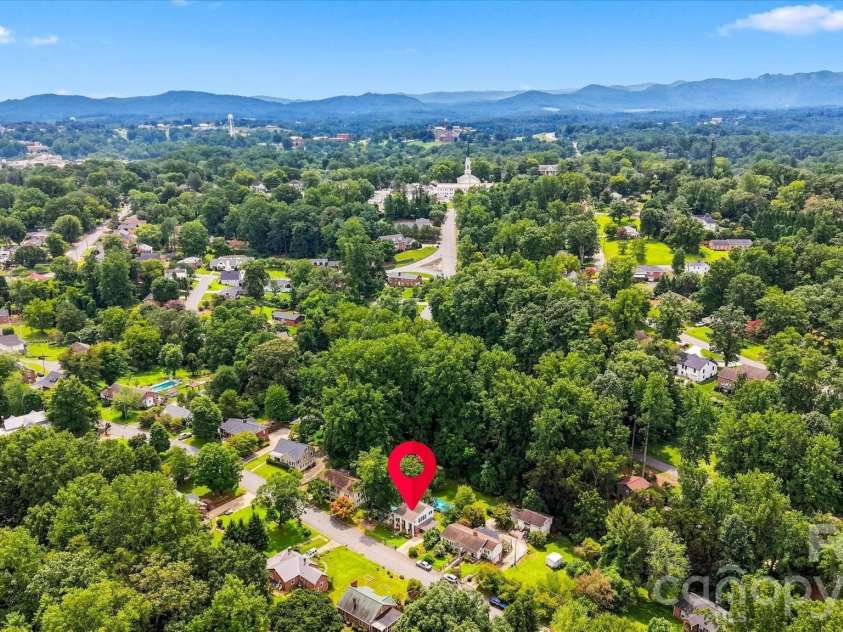 239 Anderson Street, Morganton, NC 28655.  MLS# CAR4414255, YatesRealty ID 45880. 
