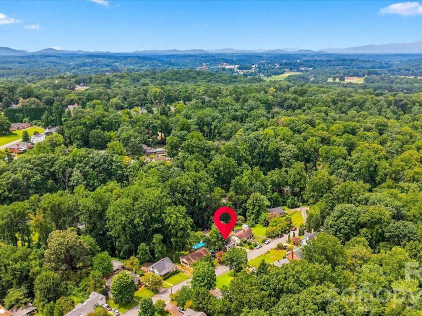 239 Anderson Street, Morganton, NC 28655.  MLS# CAR4414255, YatesRealty ID 45880. 