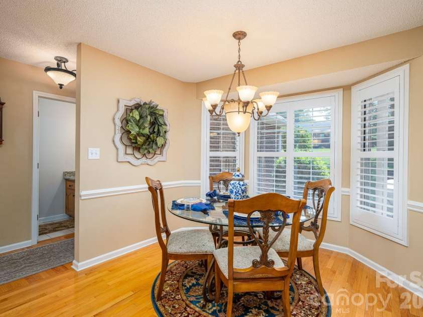 2928 Palmer Drive, Conover, NC 28613.  MLS# CAR4414179, YatesRealty ID 45881. Breakfast Nook