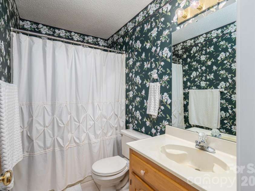 2928 Palmer Drive, Conover, NC 28613.  MLS# CAR4414179, YatesRealty ID 45881. Hall Bathroom