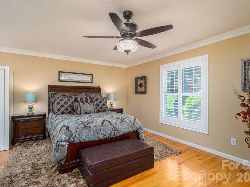 2928 Palmer Drive, Conover, NC 28613.  MLS# CAR4414179, YatesRealty ID 45881. Large Primary Suite