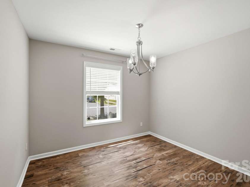 2722 Meadow Knoll Drive, Charlotte, NC 28269.  MLS# CAR4414122, YatesRealty ID 45882. 