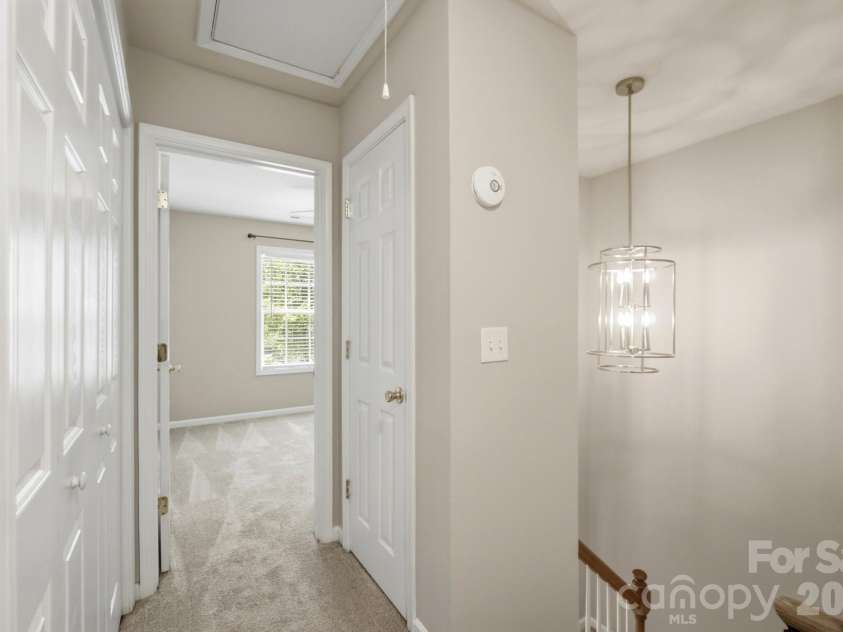 2722 Meadow Knoll Drive, Charlotte, NC 28269.  MLS# CAR4414122, YatesRealty ID 45882. 