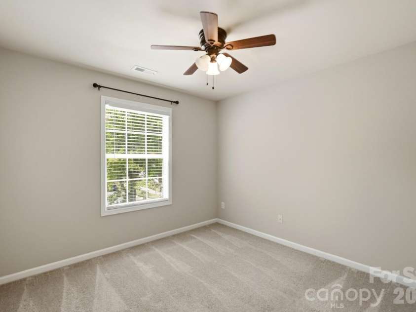 2722 Meadow Knoll Drive, Charlotte, NC 28269.  MLS# CAR4414122, YatesRealty ID 45882. 