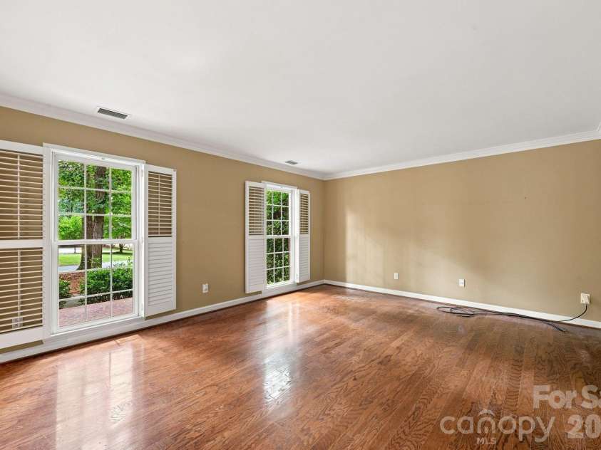 3528 Broadfield Road, Charlotte, NC 28226.  MLS# CAR4414169, YatesRealty ID 45883. 