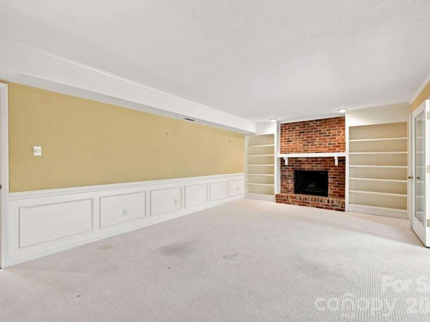 3528 Broadfield Road, Charlotte, NC 28226.  MLS# CAR4414169, YatesRealty ID 45883. 
