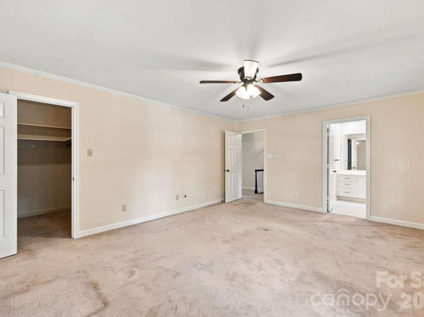 3528 Broadfield Road, Charlotte, NC 28226.  MLS# CAR4414169, YatesRealty ID 45883. 