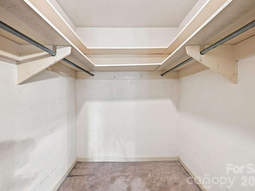 3528 Broadfield Road, Charlotte, NC 28226.  MLS# CAR4414169, YatesRealty ID 45883. 