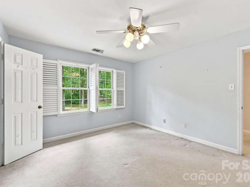 3528 Broadfield Road, Charlotte, NC 28226.  MLS# CAR4414169, YatesRealty ID 45883. 