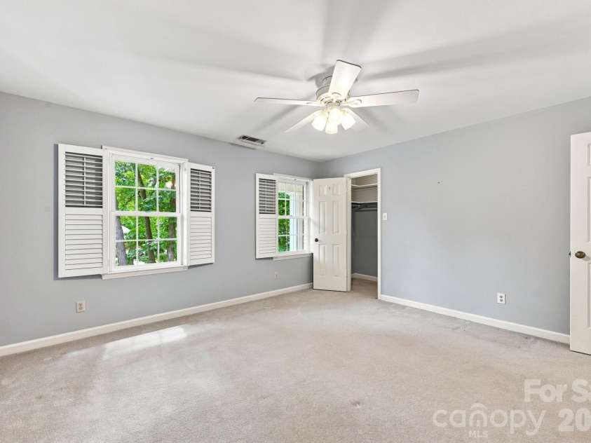3528 Broadfield Road, Charlotte, NC 28226.  MLS# CAR4414169, YatesRealty ID 45883. 